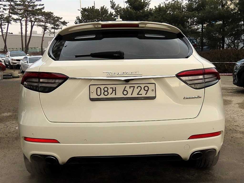 Maserati Levante - Vista 4