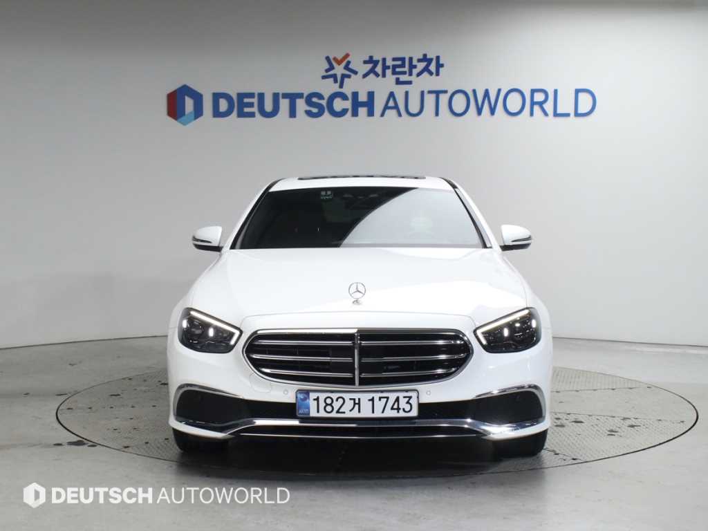 Mercedes Benz E class - Vista 3