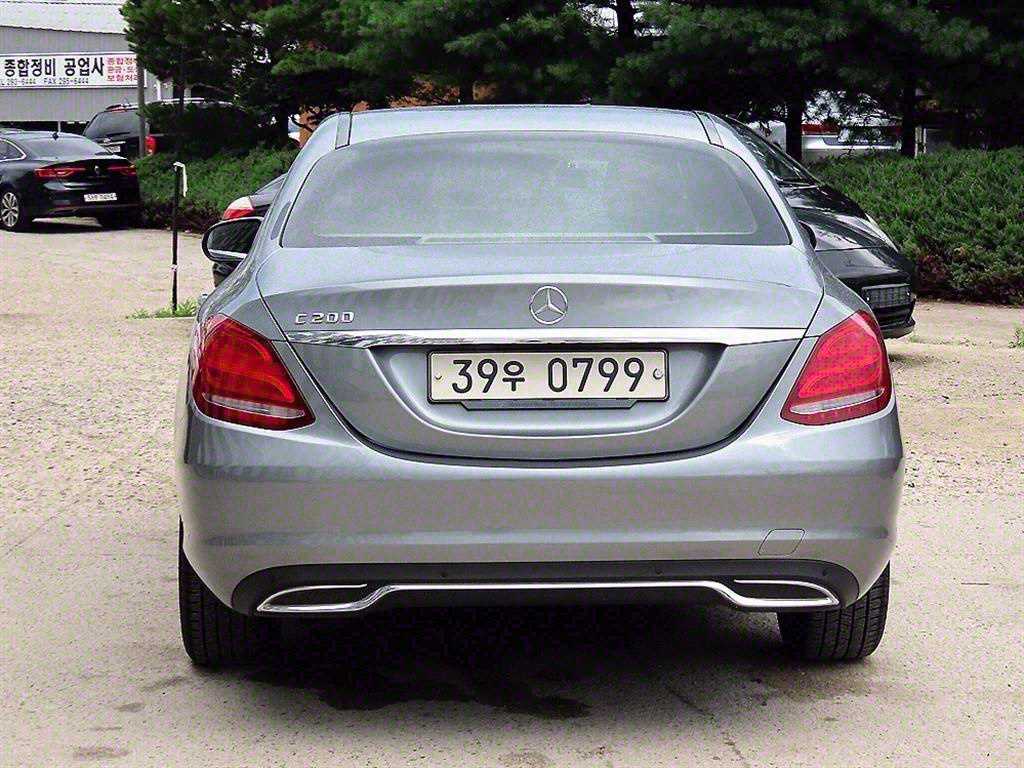 Mercedes Benz C Class - Vista 4