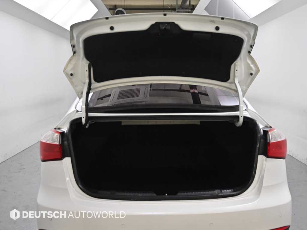 KIA K3 2013 Blanco - Importación desde Corea - HF Imports Iquique - Foto 20