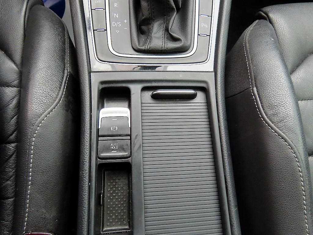 Volkswagen Golf - Vista 12