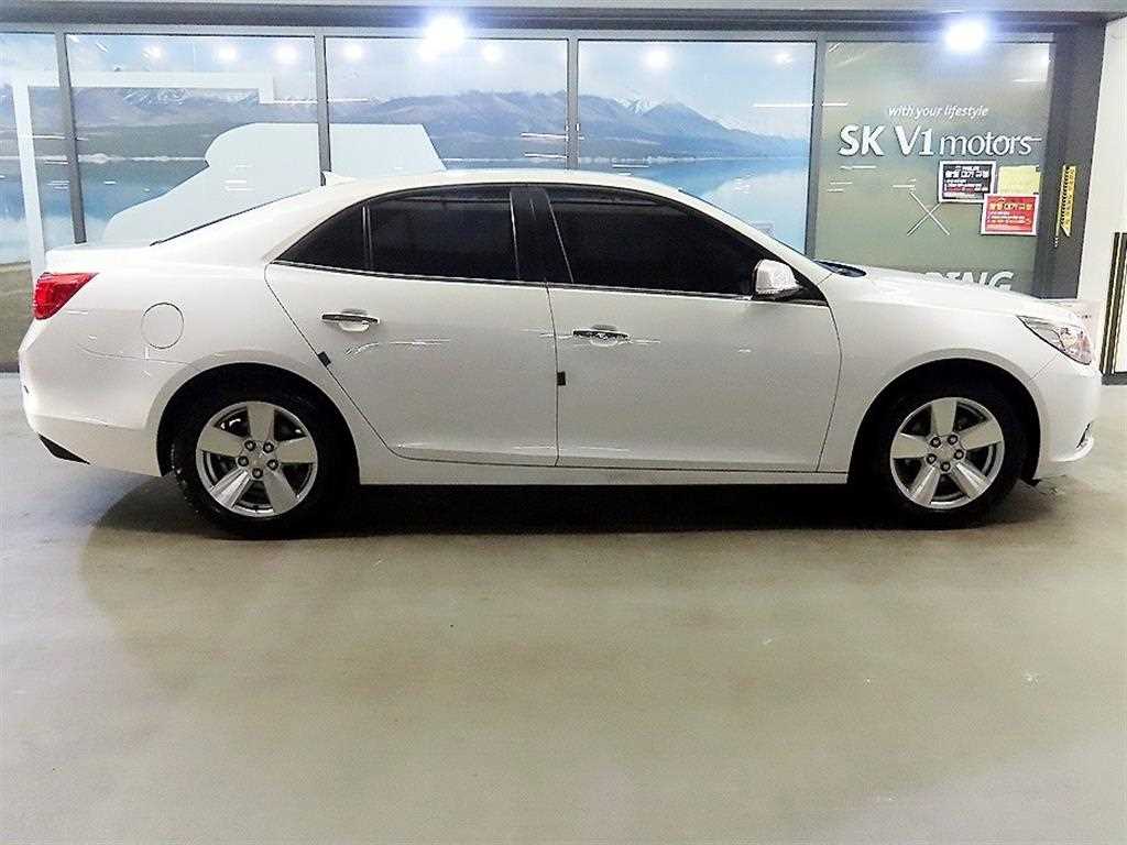 Chevrolet Malibu - Vista 3