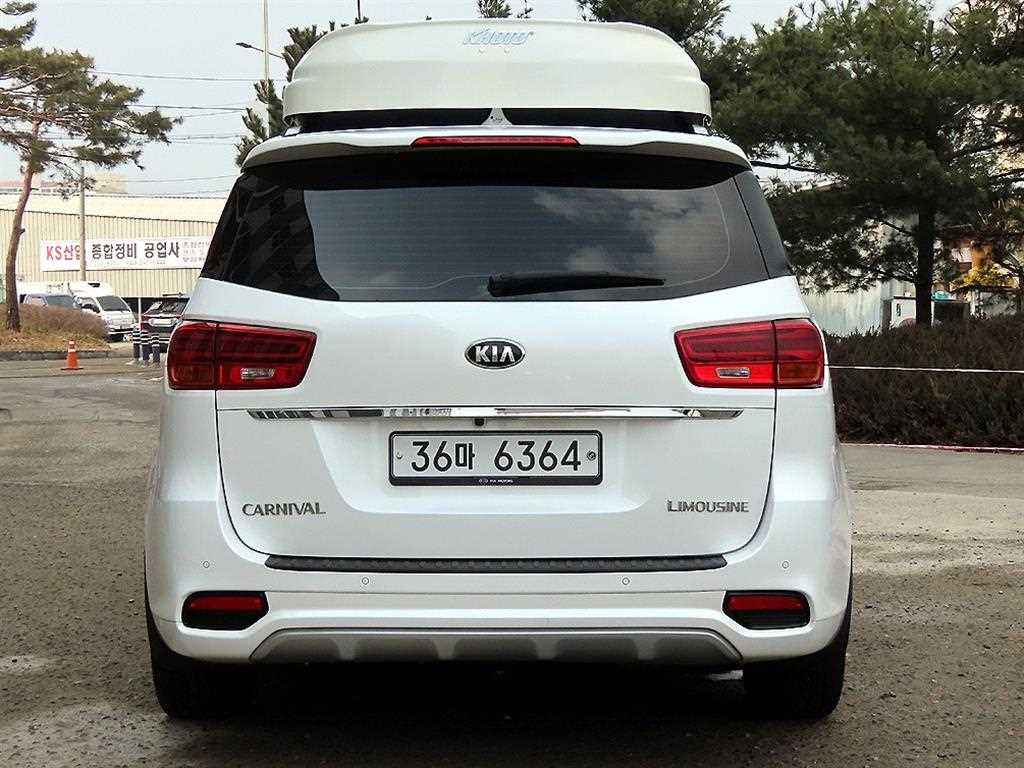 KIA Carnival - Vista 4
