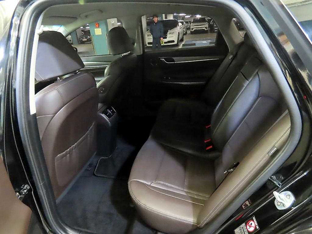 HYUNDAI Grandeur - Vista 7