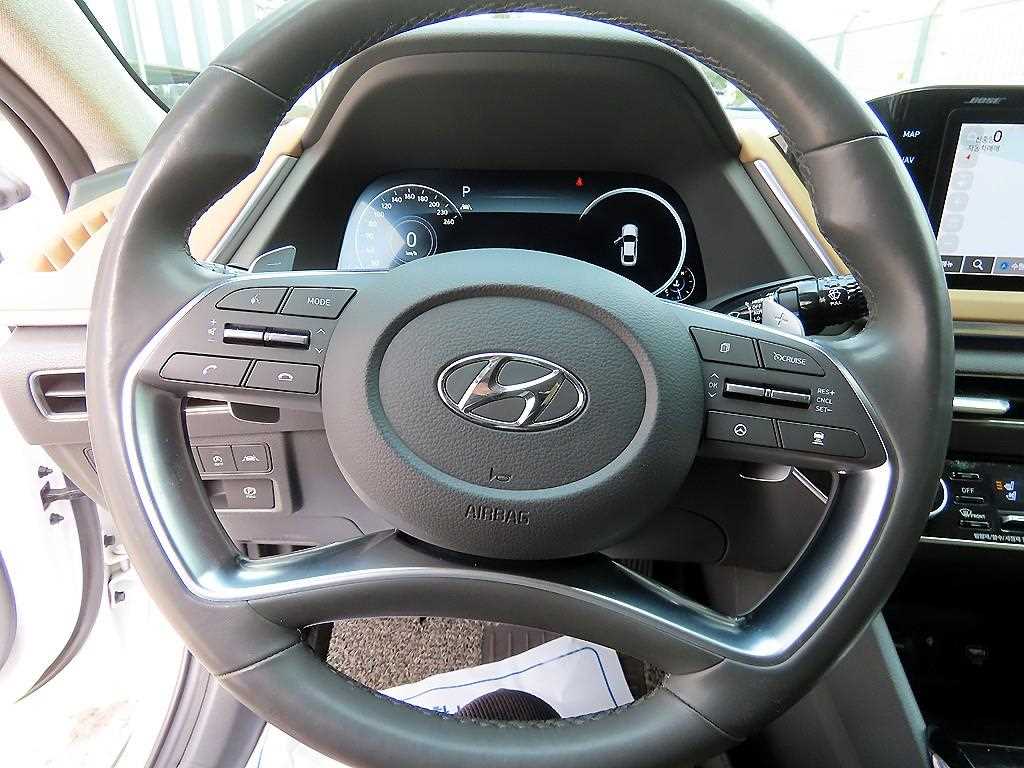 HYUNDAI Sonata - Vista 8