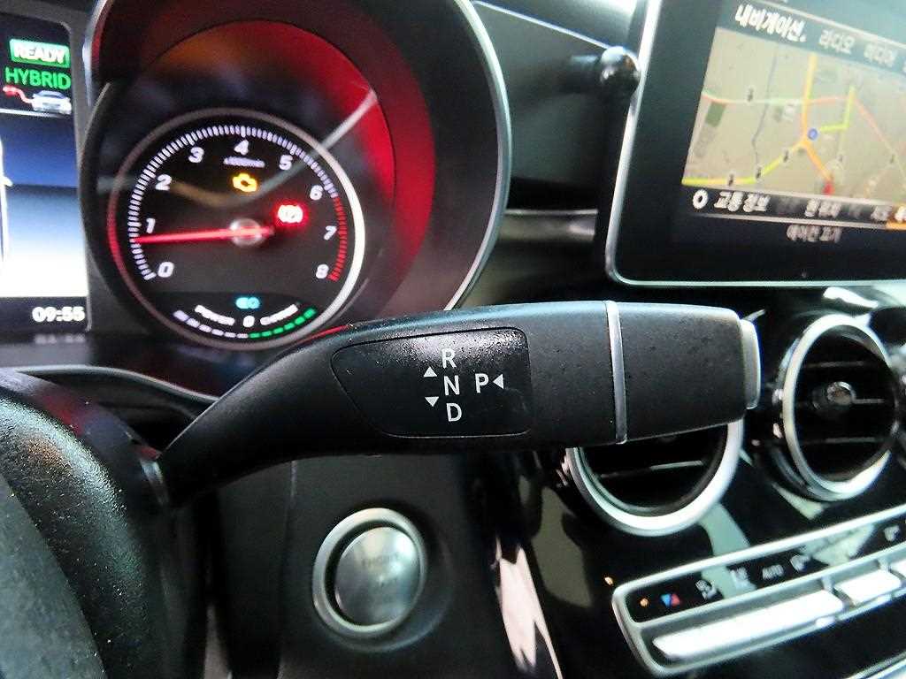 Mercedes Benz GLC Class - Vista 11