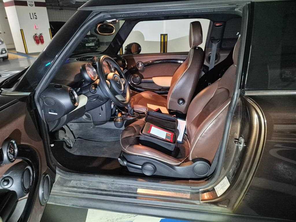 Mini Clubman - Vista 8