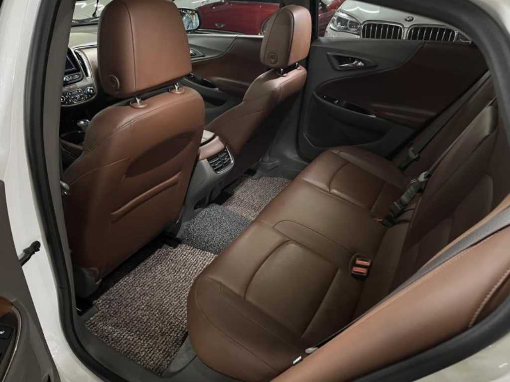 Chevrolet Malibu - Vista 6