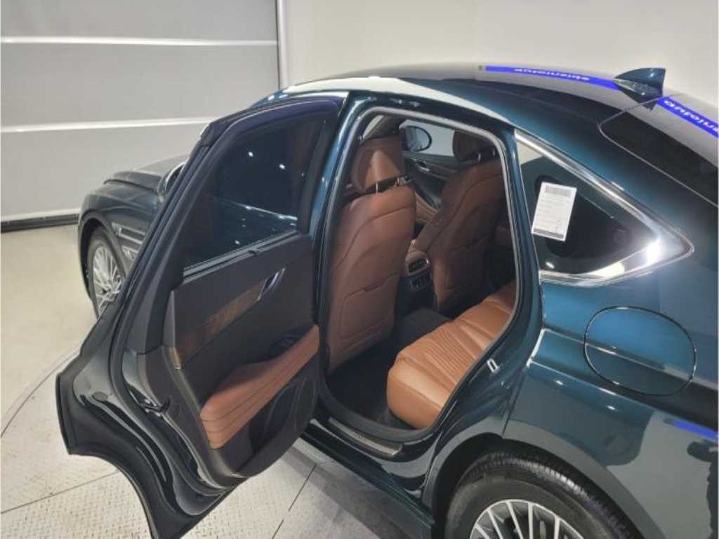 Genesis G80 - Vista 7