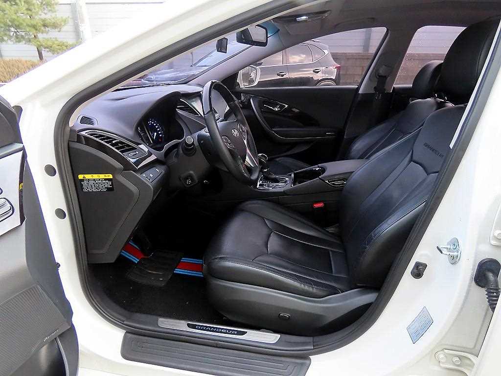 HYUNDAI Grandeur - Vista 5