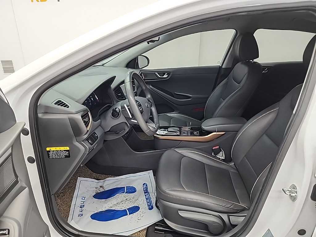 HYUNDAI Ioniq - Vista 11