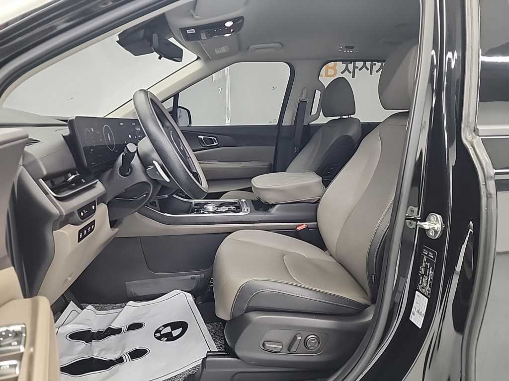 KIA Carnival - Vista 11