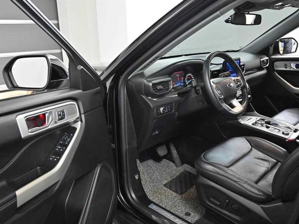 Ford Explorer - Vista 11