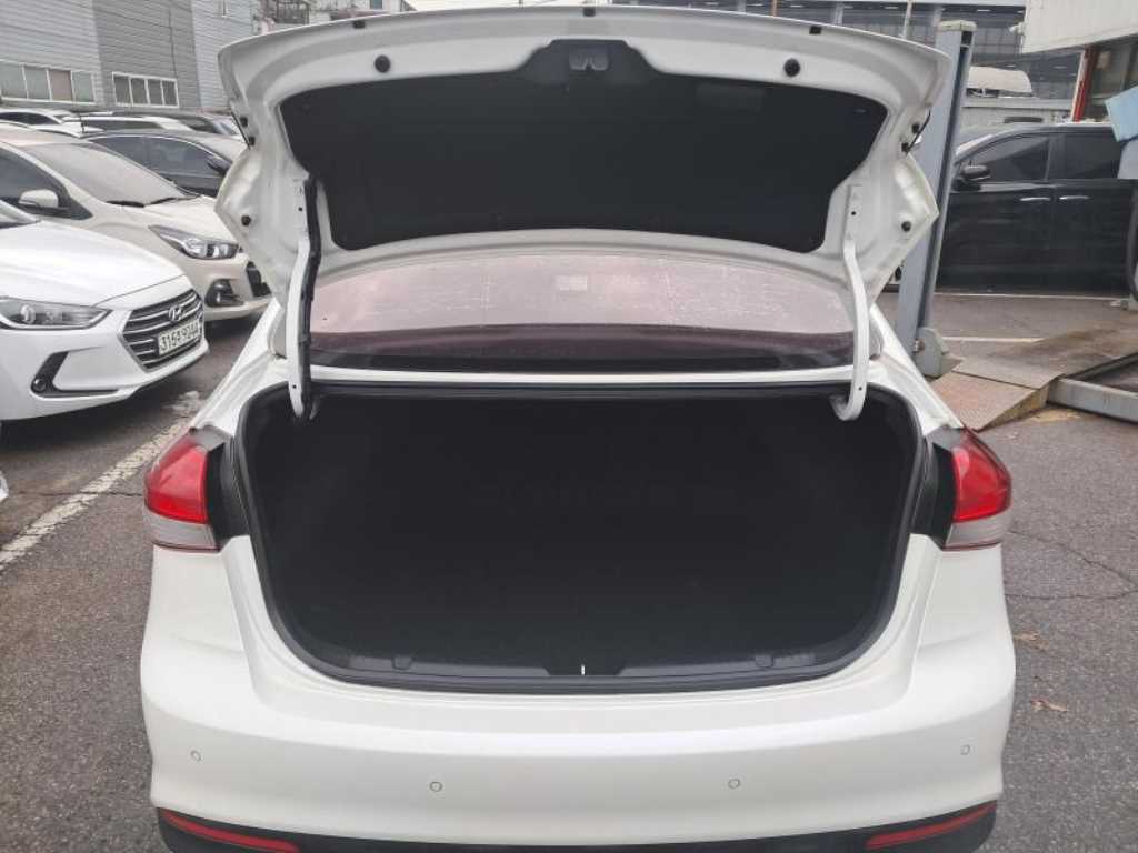 KIA K3 2017 Blanco - Importación desde Corea - HF Imports Iquique - Foto 18