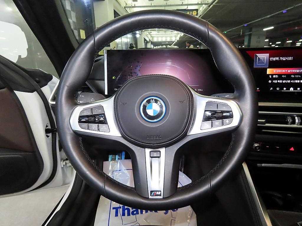 BMW i4 - Vista 8