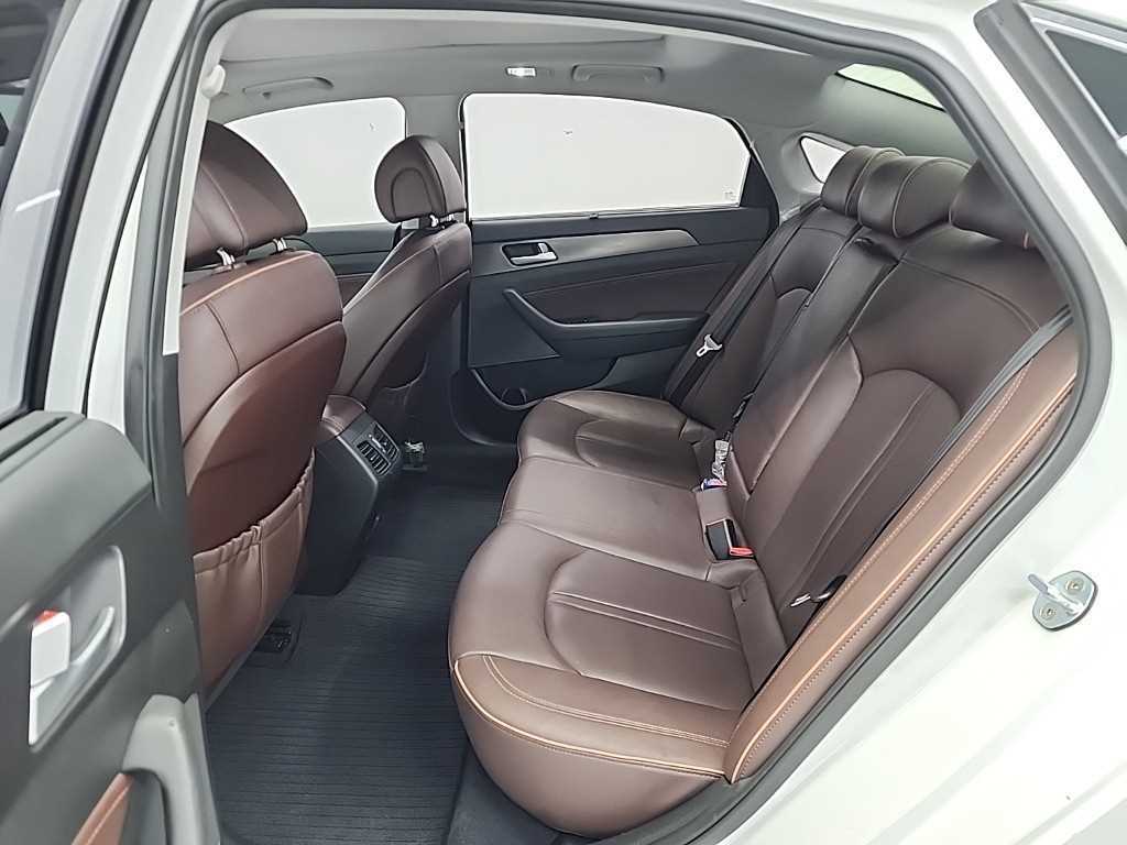 HYUNDAI Sonata - Vista 12