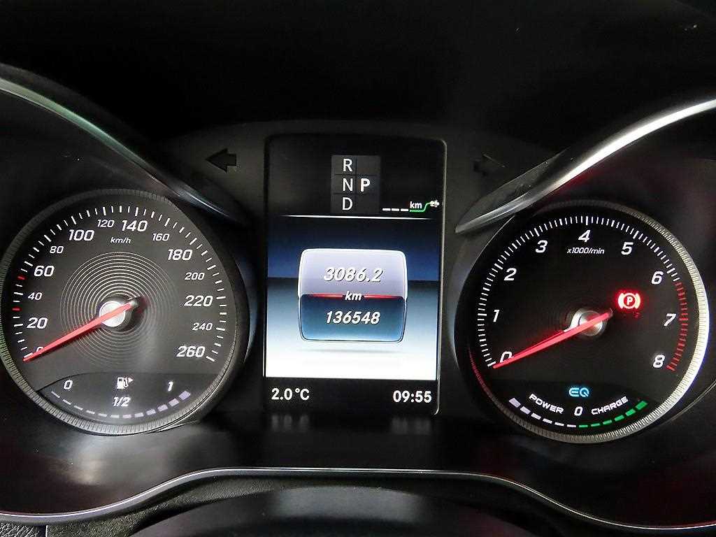 Mercedes Benz GLC Class - Vista 9