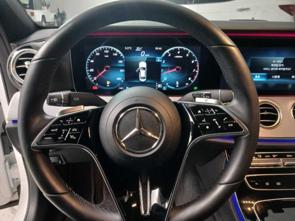 Mercedes Benz E class - Vista 11