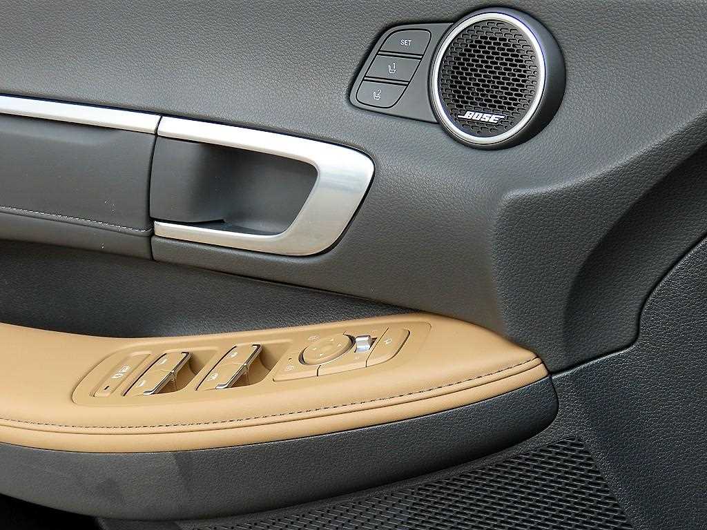 HYUNDAI Sonata - Vista 12