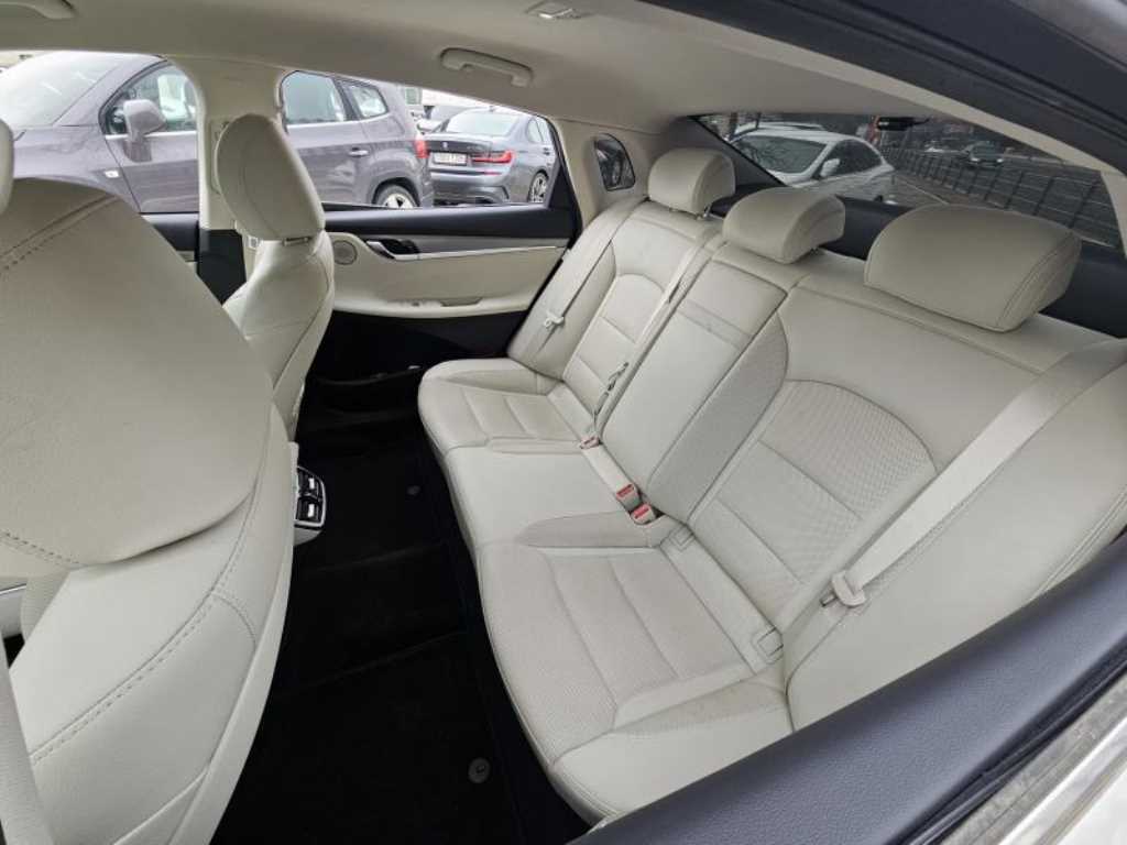 HYUNDAI Grandeur - Vista 6