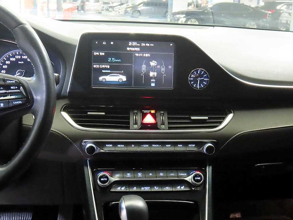 HYUNDAI Grandeur - Vista 11