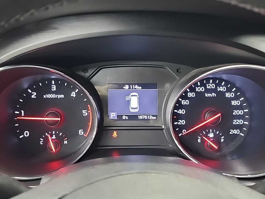 KIA Carnival - Vista 6