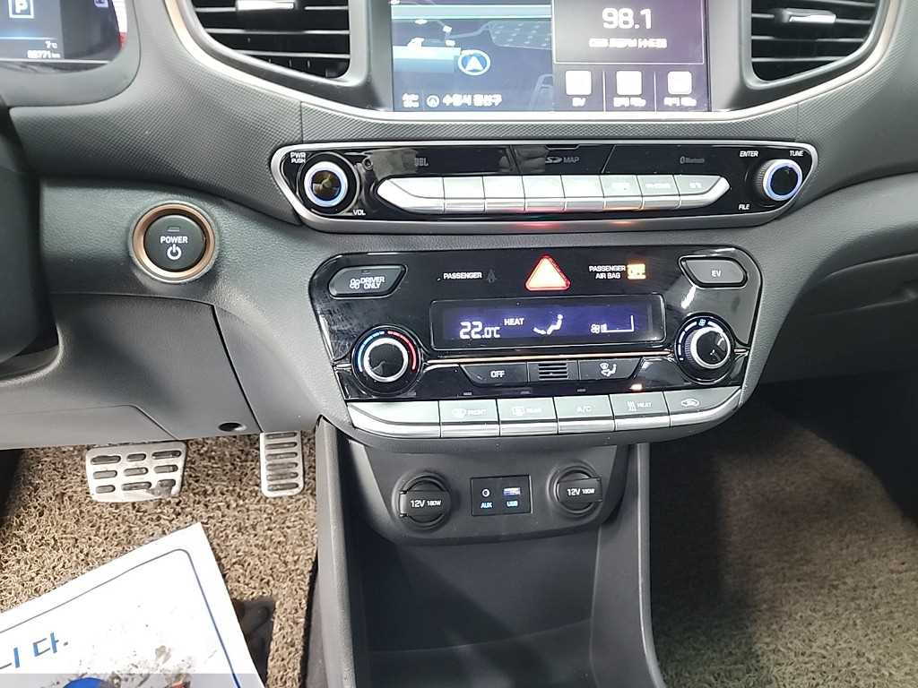 HYUNDAI Ioniq - Vista 10