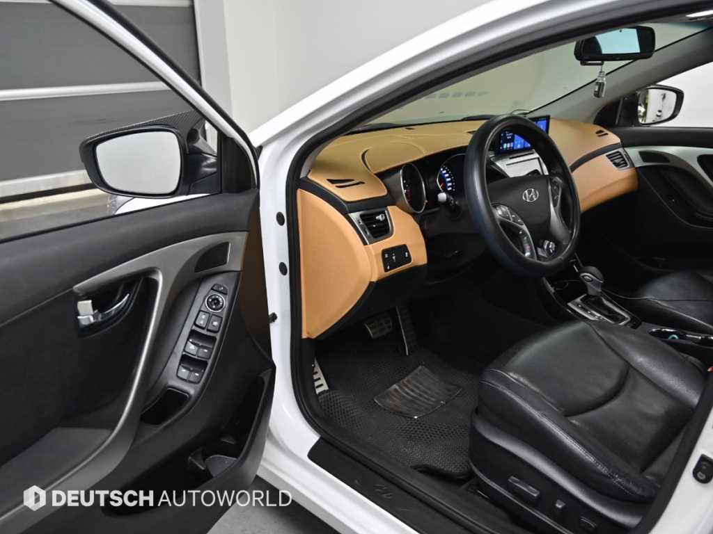 HYUNDAI Avante - Vista 11