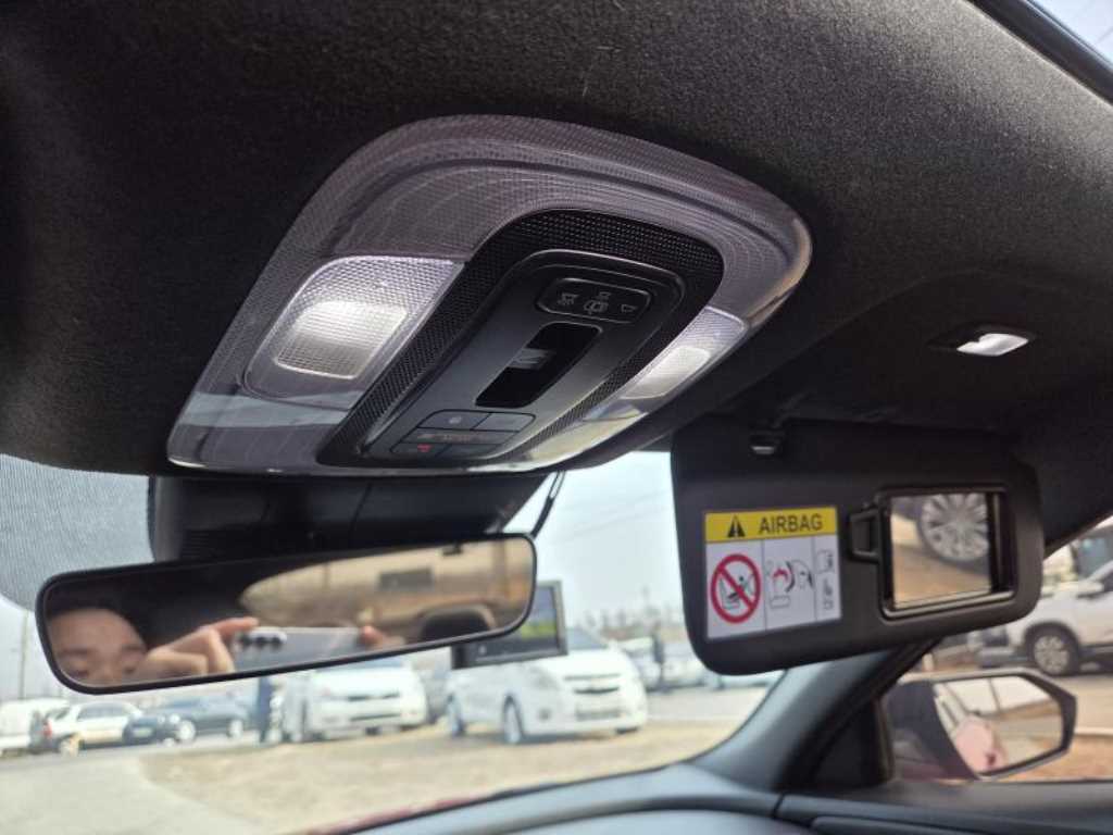 HYUNDAI Avante - Vista 12