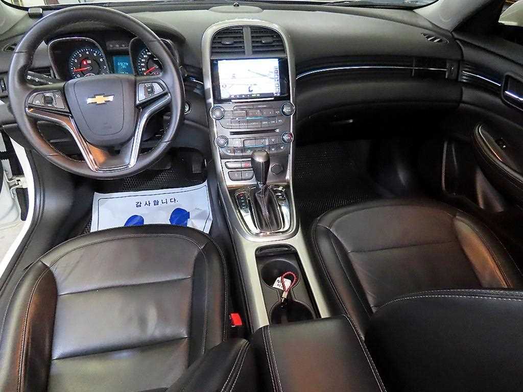 Chevrolet Malibu - Vista 10