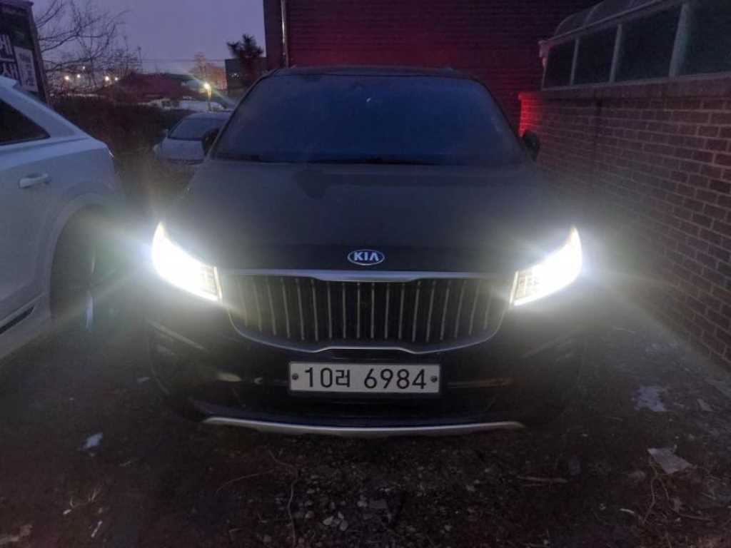 KIA Carnival 2019 Negro - Importación desde Corea - HF Imports Iquique - Foto 1