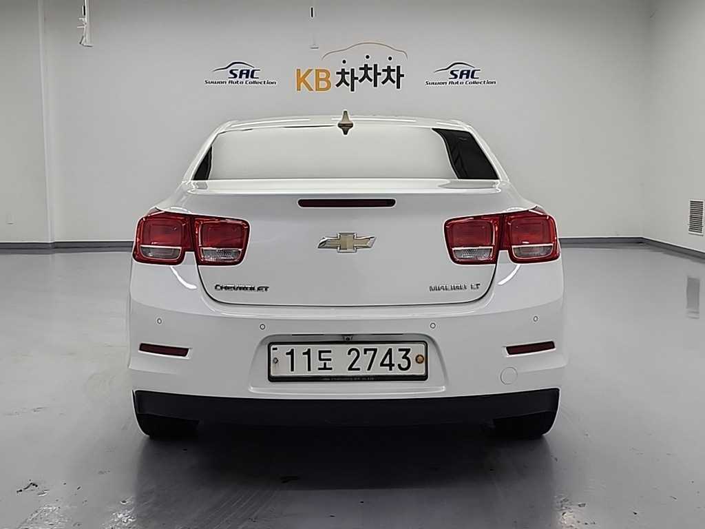 Chevrolet Malibu - Vista 3