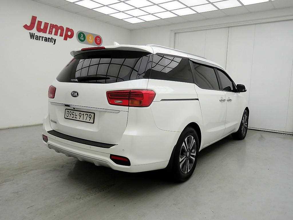 KIA Carnival - Vista 4