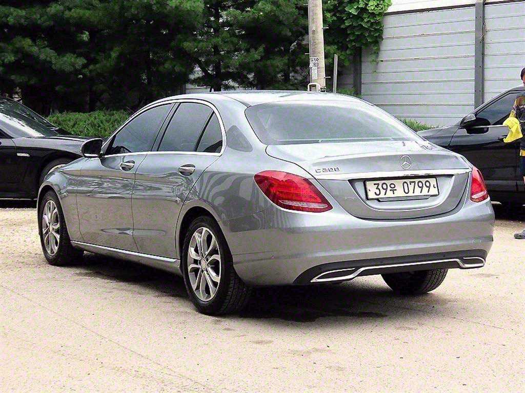 Mercedes Benz C Class - Vista 3