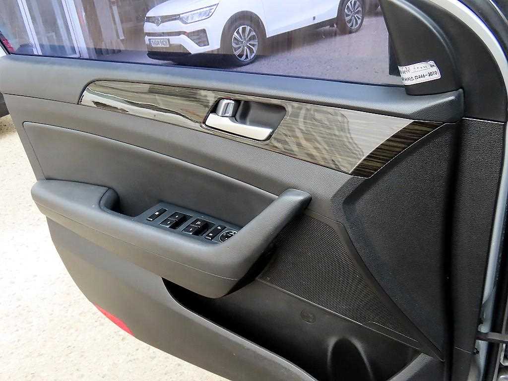 HYUNDAI Sonata - Vista 11