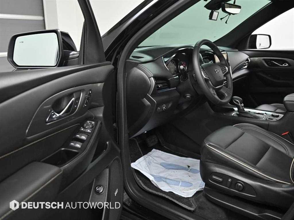 Chevrolet Travers - Vista 11