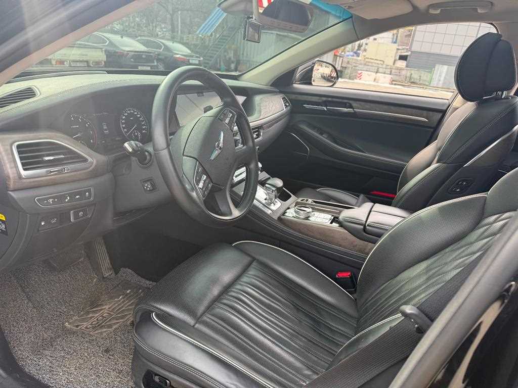 Genesis G90 - Vista 11