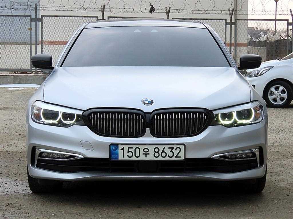 BMW 5 Series 2018 Gris - Importación desde Corea - HF Imports Iquique - Foto 1