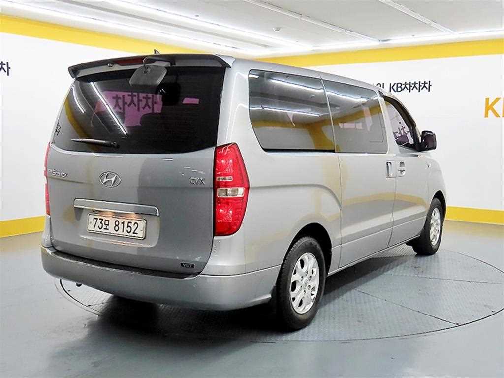 HYUNDAI Starex - Vista 4