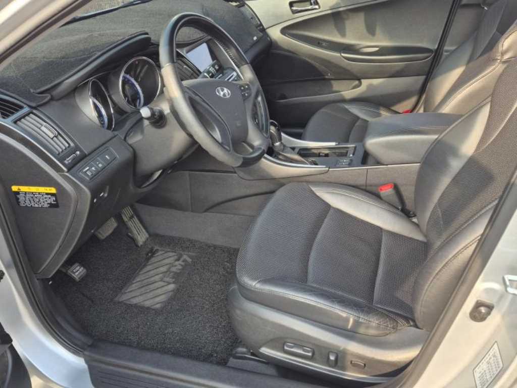 HYUNDAI Sonata - Vista 7