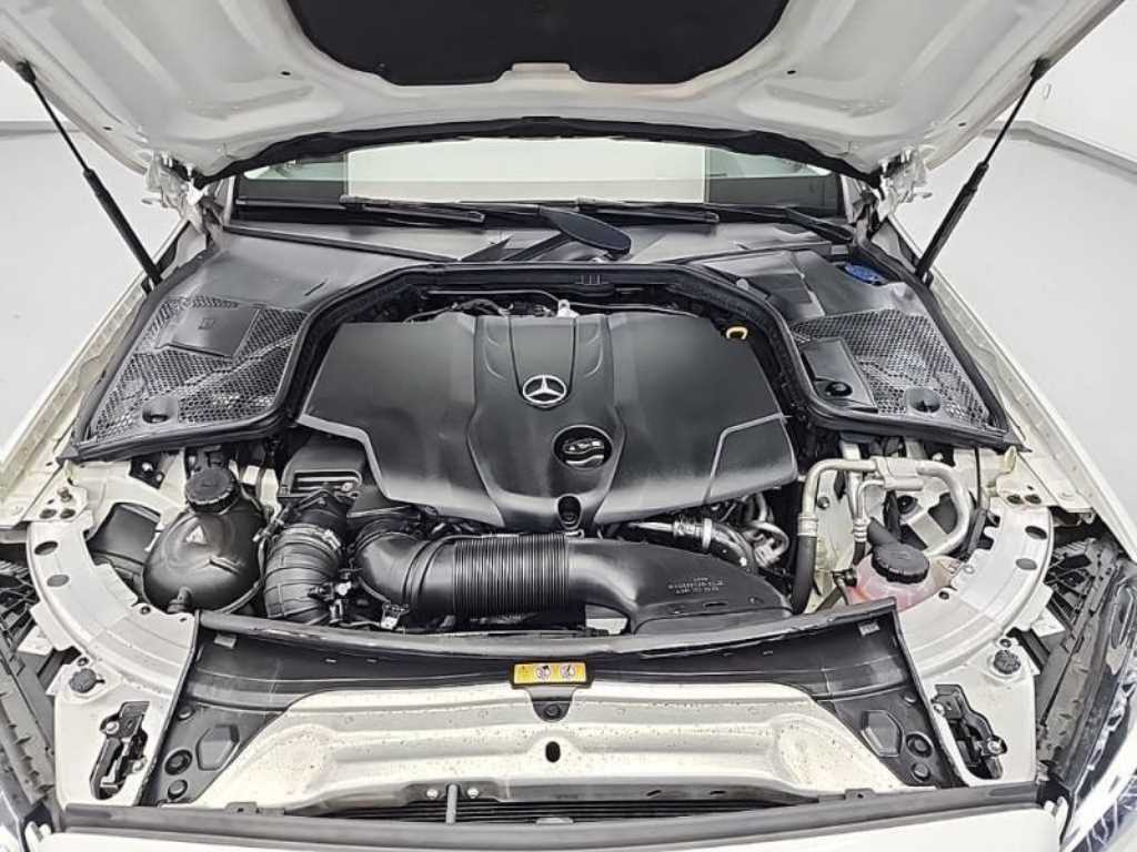 Mercedes Benz C Class - Vista 5