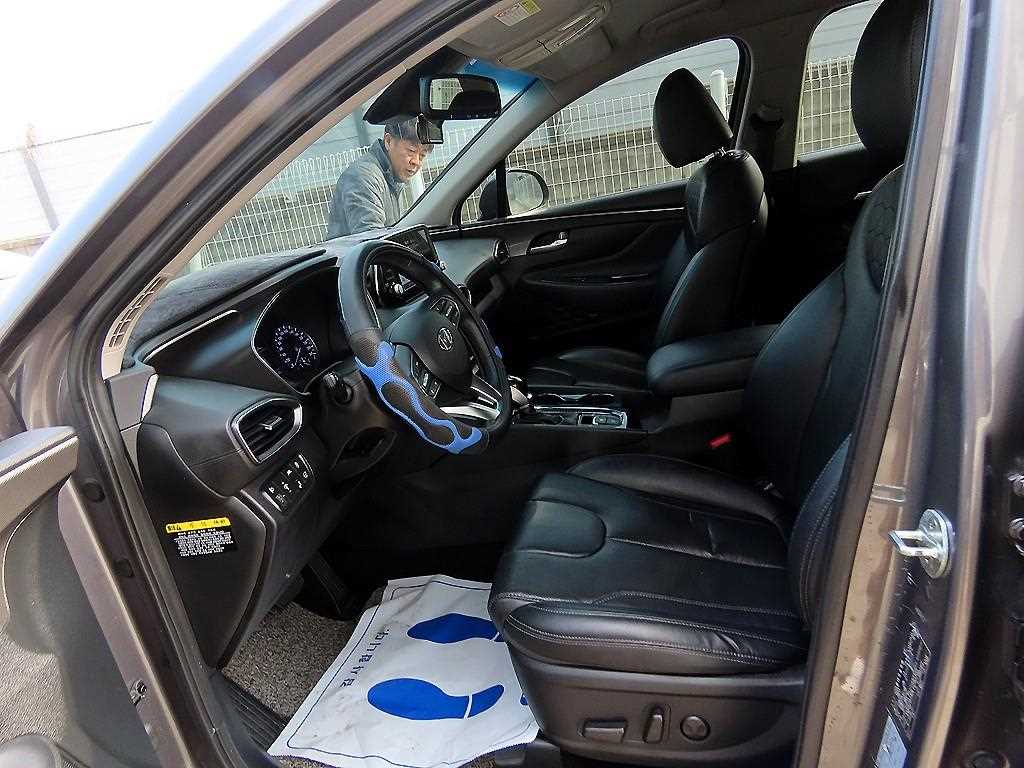 HYUNDAI Santa Fe - Vista 5