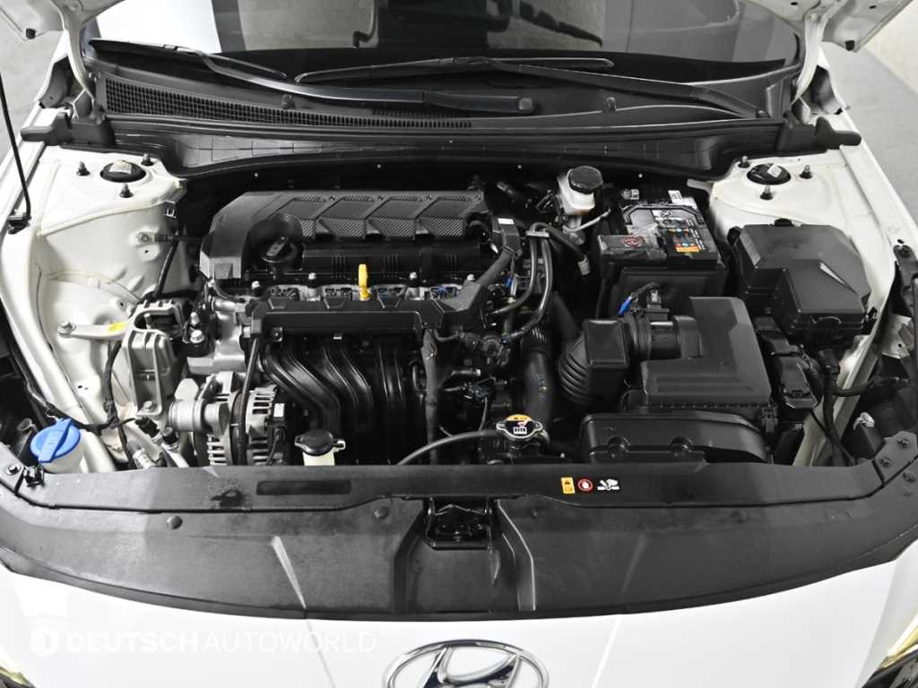 HYUNDAI Avante - Vista 6