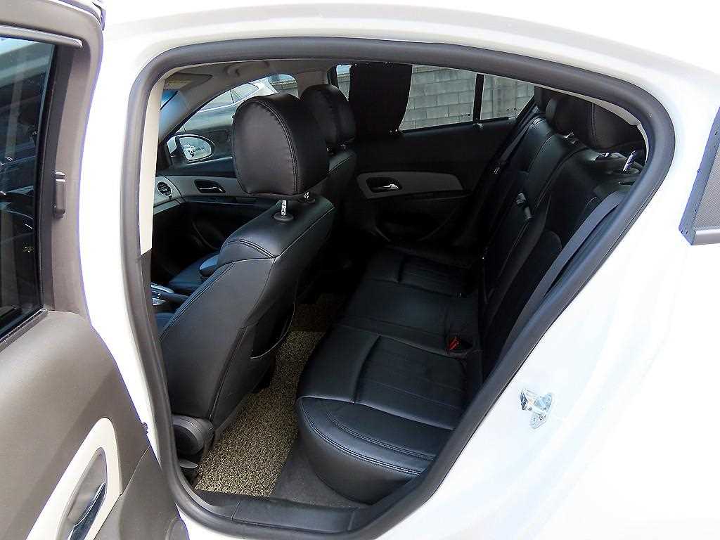 Chevrolet Cruise - Vista 6