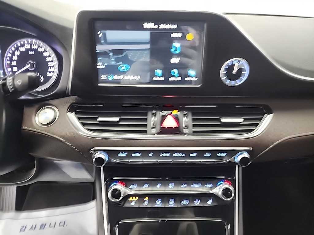 HYUNDAI Grandeur - Vista 10