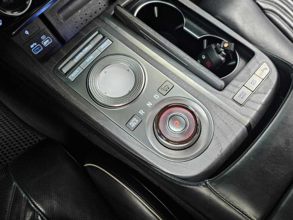 Genesis G80 - Vista 9