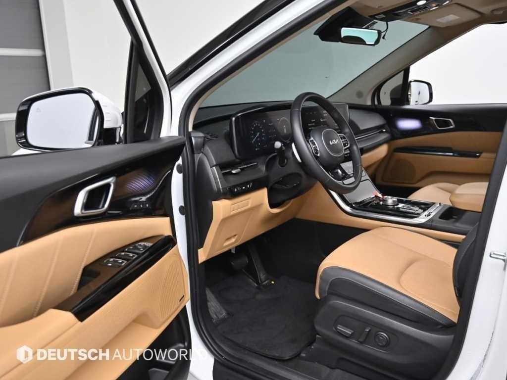 KIA Carnival - Vista 11