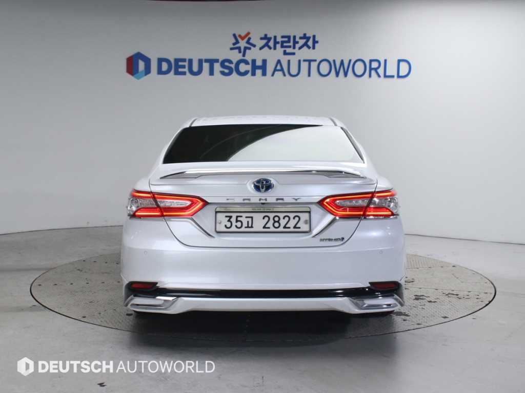 Toyota Camry - Vista 4