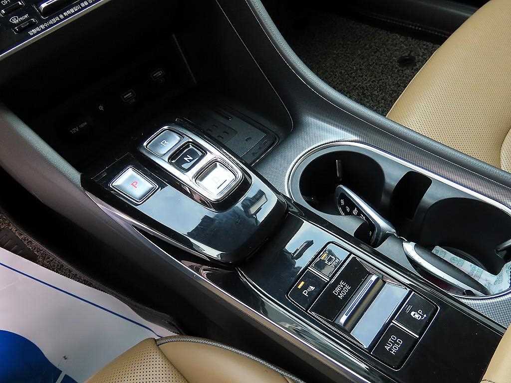 HYUNDAI Sonata - Vista 11