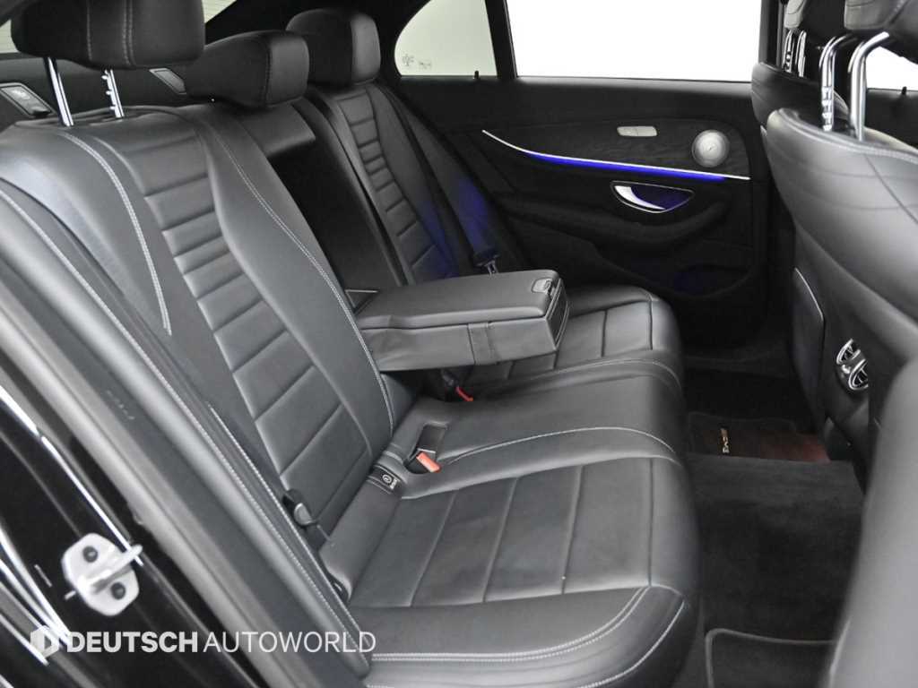 Mercedes Benz E class - Vista 12